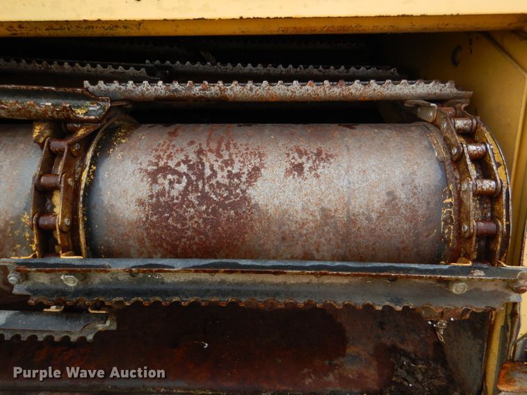 image for item DL3324 1997 New Holland TR98  combine