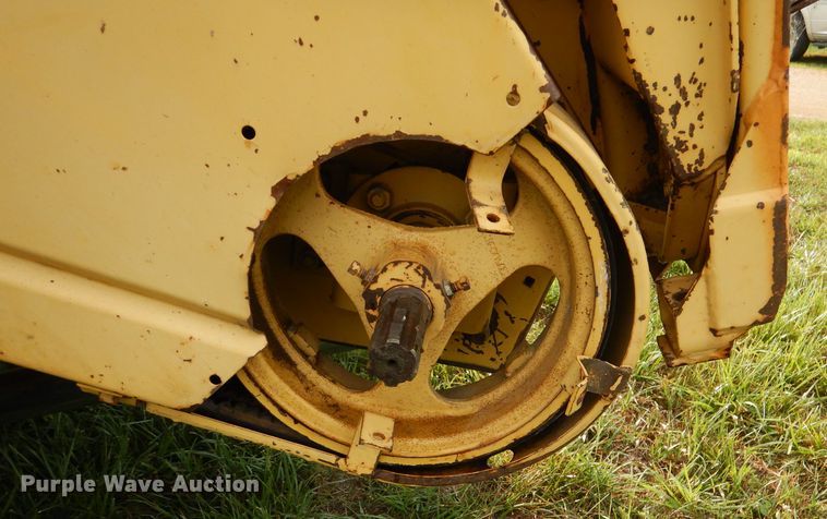 image for item DL3324 1997 New Holland TR98  combine