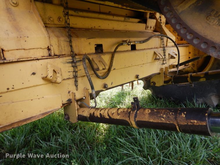 image for item DL3324 1997 New Holland TR98  combine