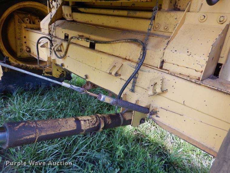 image for item DL3324 1997 New Holland TR98  combine