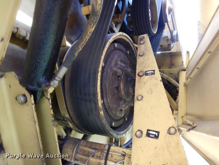 image for item DL3324 1997 New Holland TR98  combine