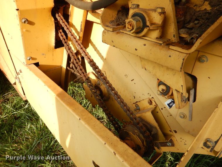 image for item DL3324 1997 New Holland TR98  combine