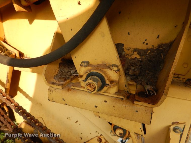 image for item DL3324 1997 New Holland TR98  combine