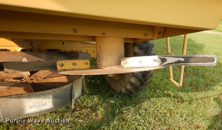 image for item DL3324 1997 New Holland TR98  combine