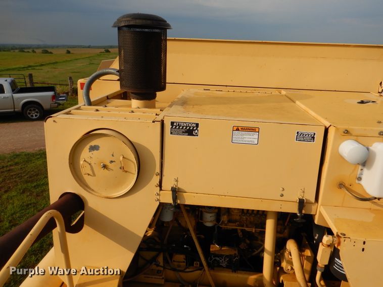 image for item DL3324 1997 New Holland TR98  combine