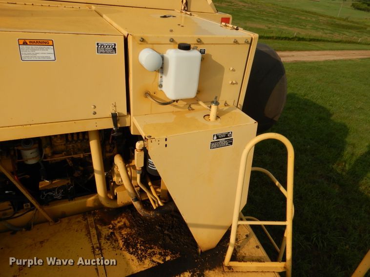 image for item DL3324 1997 New Holland TR98  combine