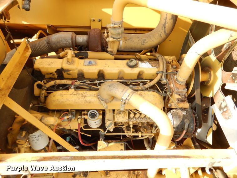 image for item DL3324 1997 New Holland TR98  combine