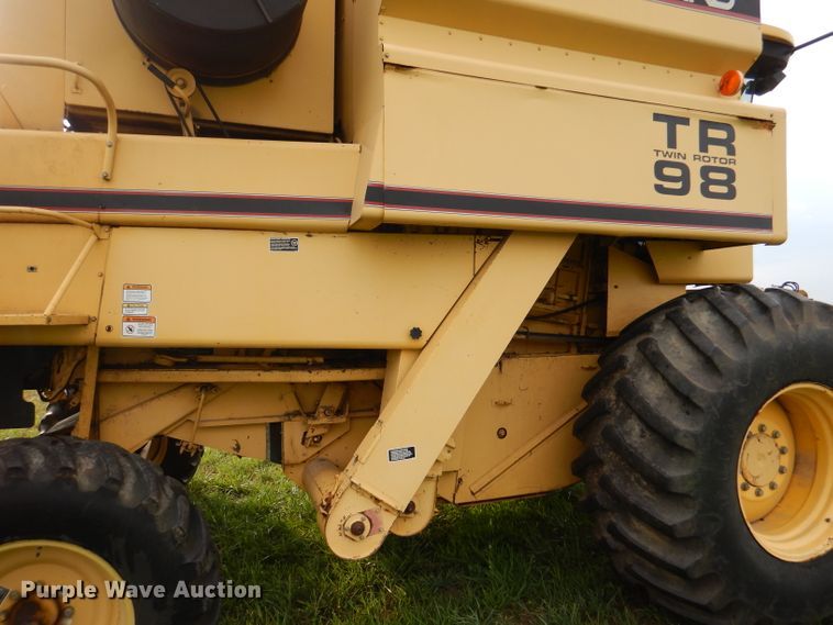 image for item DL3324 1997 New Holland TR98  combine