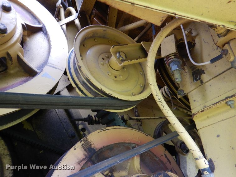 image for item DL3324 1997 New Holland TR98  combine