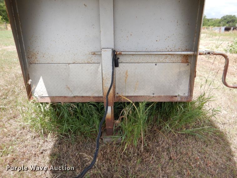 image for item DL3327 2004 Chaparral  livestock trailer