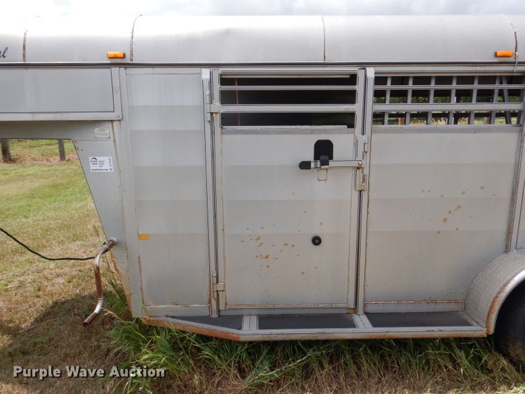 image for item DL3327 2004 Chaparral  livestock trailer