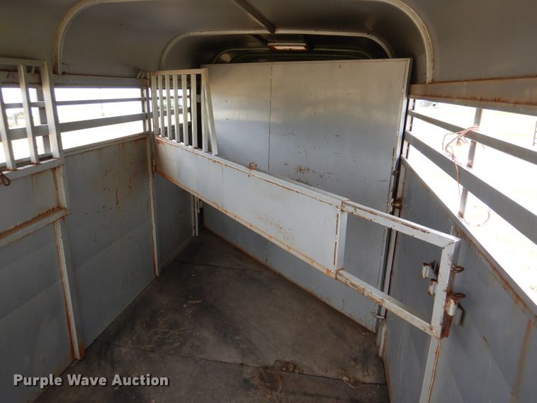 image for item DL3327 2004 Chaparral  livestock trailer