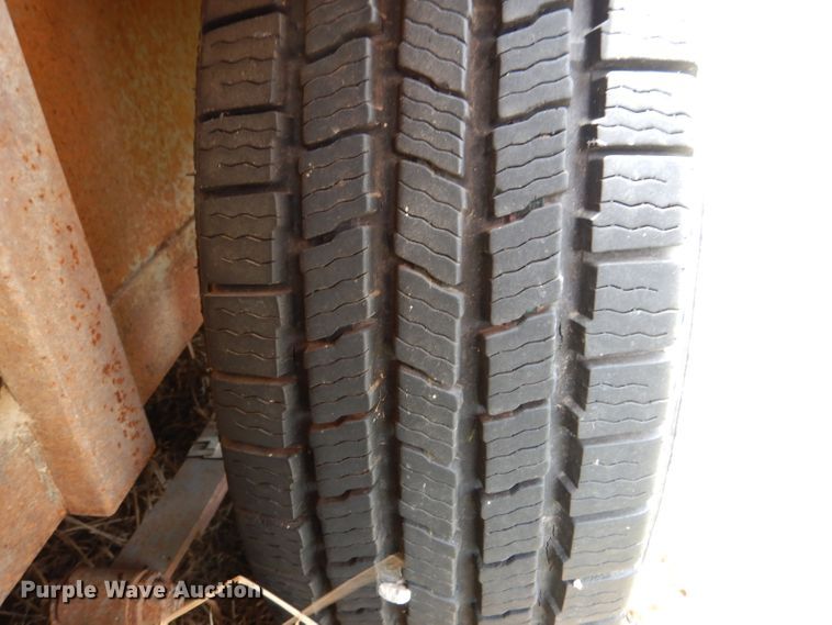 image for item DL3327 2004 Chaparral  livestock trailer