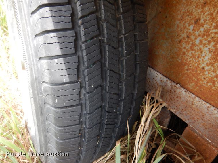 image for item DL3327 2004 Chaparral  livestock trailer