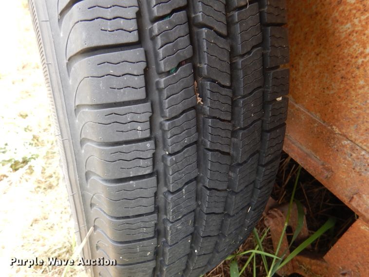 image for item DL3327 2004 Chaparral  livestock trailer