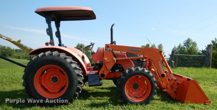 image for item DL3331 Kubota M7040  MFWD tractor