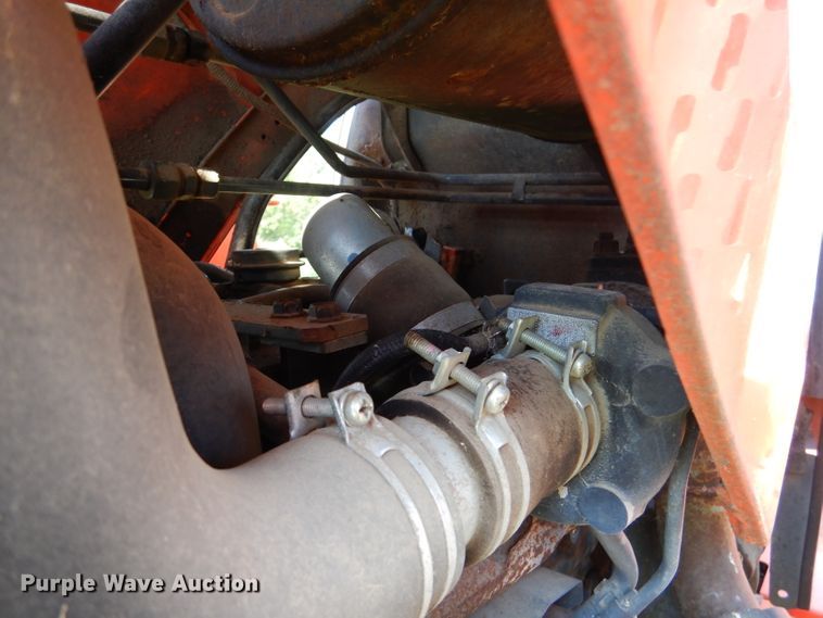 image for item DL3331 Kubota M7040  MFWD tractor