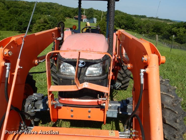 image for item DL3331 Kubota M7040  MFWD tractor