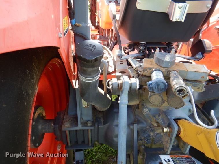 image for item DL3331 Kubota M7040  MFWD tractor