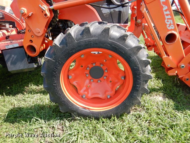 image for item DL3331 Kubota M7040  MFWD tractor