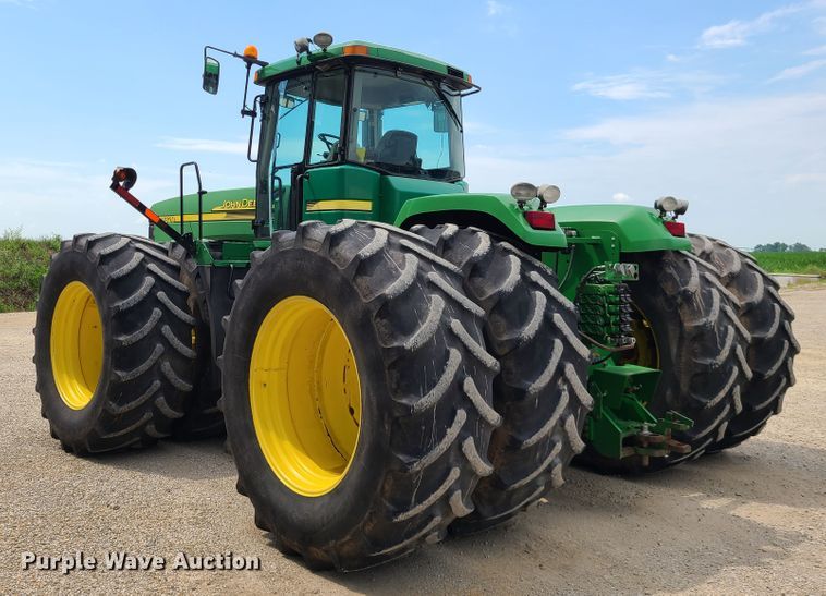 image for item DM8744 2002 John Deere 9320  4WD tractor