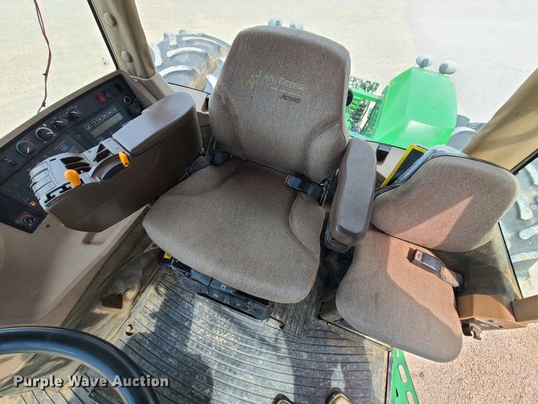 image for item DM8744 2002 John Deere 9320  4WD tractor