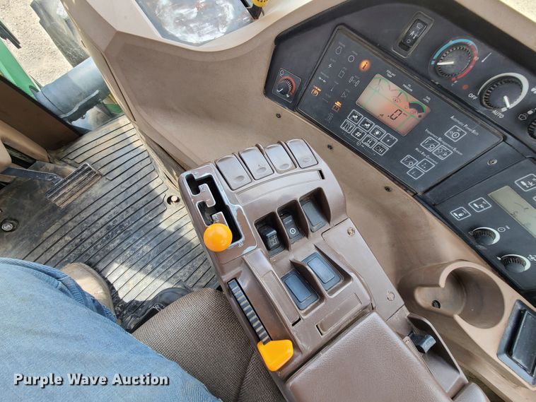 image for item DM8744 2002 John Deere 9320  4WD tractor