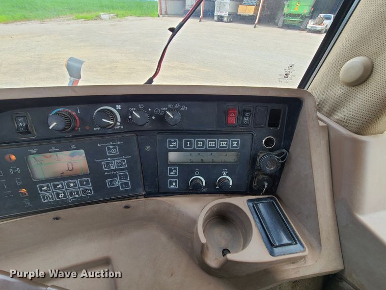 image for item DM8744 2002 John Deere 9320  4WD tractor