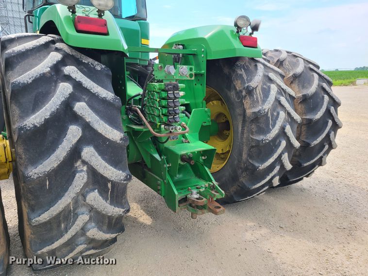 image for item DM8744 2002 John Deere 9320  4WD tractor