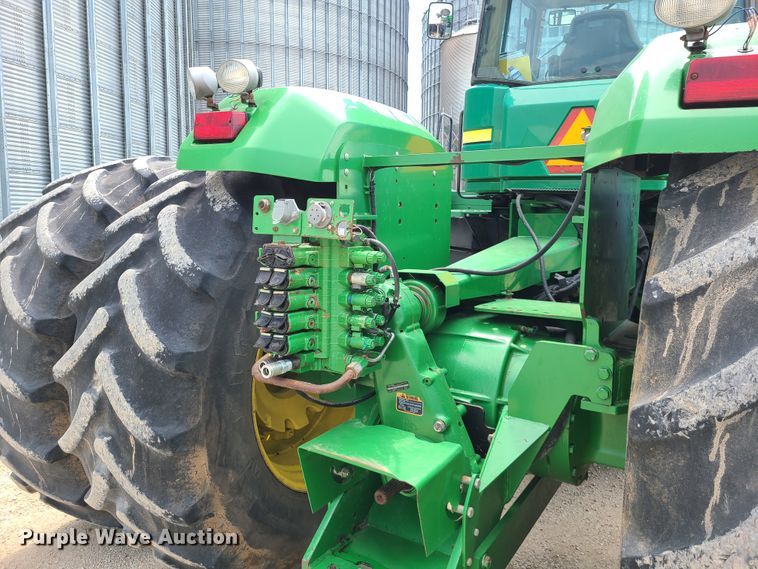 image for item DM8744 2002 John Deere 9320  4WD tractor