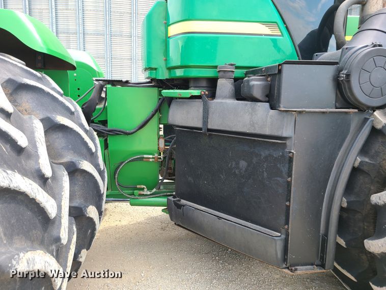 image for item DM8744 2002 John Deere 9320  4WD tractor