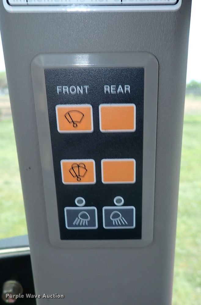 image for item DN1754 2012 Mahindra 6110ST  MFWD tractor