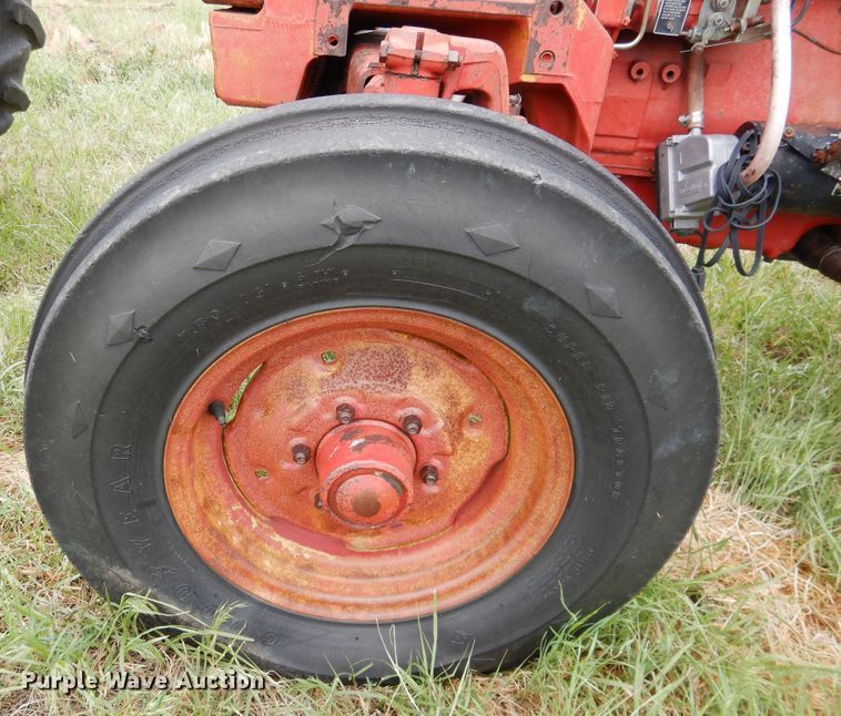 image for item HI9154 International Hydro 84  tractor