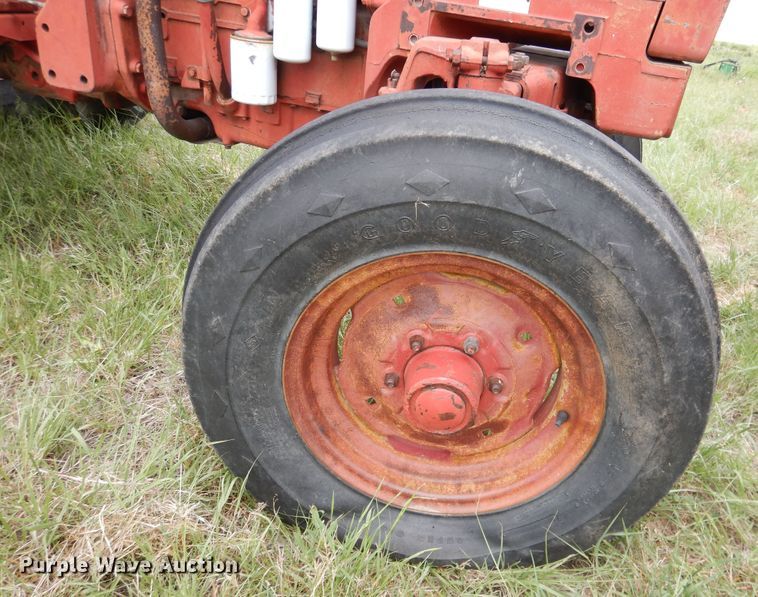 image for item HI9154 International Hydro 84  tractor