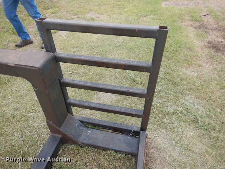 image for item HI9217 Sprayer trailer cradle