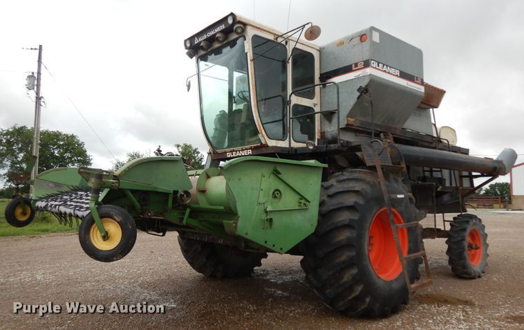 image for item HP9638 1980 Gleaner L2  combine