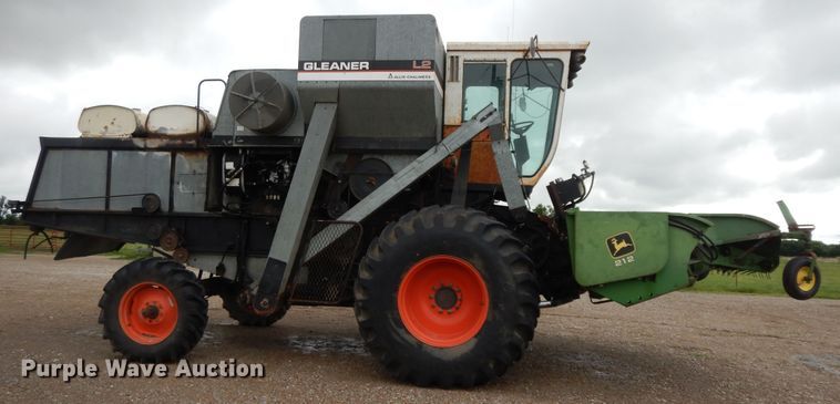 image for item HP9638 1980 Gleaner L2  combine