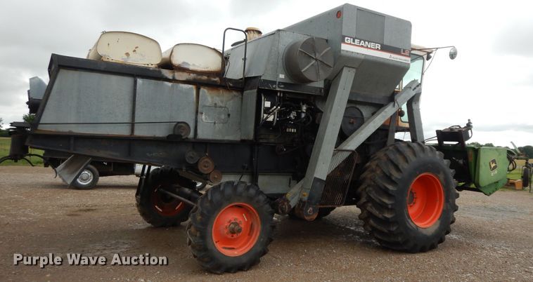 image for item HP9638 1980 Gleaner L2  combine