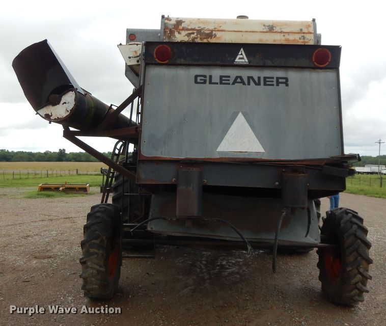 image for item HP9638 1980 Gleaner L2  combine