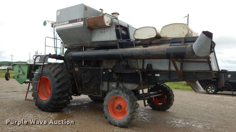 image for item HP9638 1980 Gleaner L2  combine