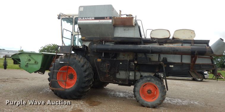 image for item HP9638 1980 Gleaner L2  combine