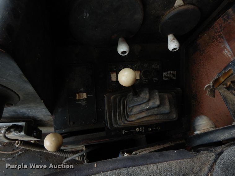 image for item HP9638 1980 Gleaner L2  combine