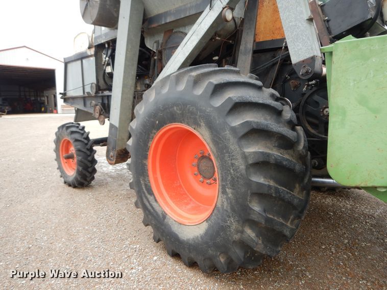 image for item HP9638 1980 Gleaner L2  combine