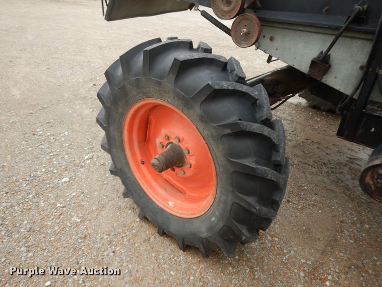 image for item HP9638 1980 Gleaner L2  combine