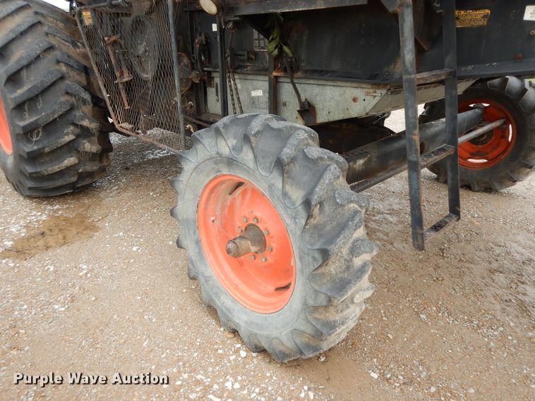 image for item HP9638 1980 Gleaner L2  combine