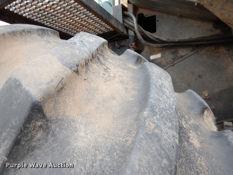 image for item HP9638 1980 Gleaner L2  combine