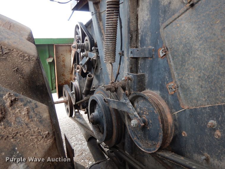 image for item HP9638 1980 Gleaner L2  combine