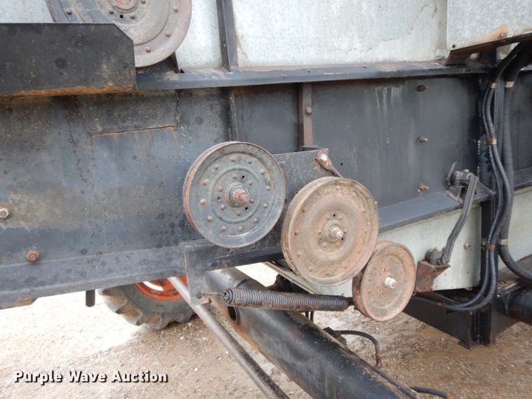 image for item HP9638 1980 Gleaner L2  combine