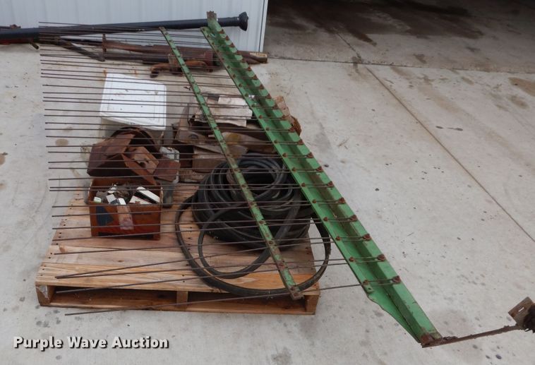 image for item HP9638 1980 Gleaner L2  combine