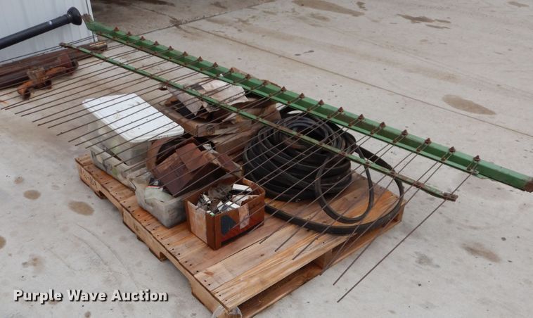 image for item HP9638 1980 Gleaner L2  combine